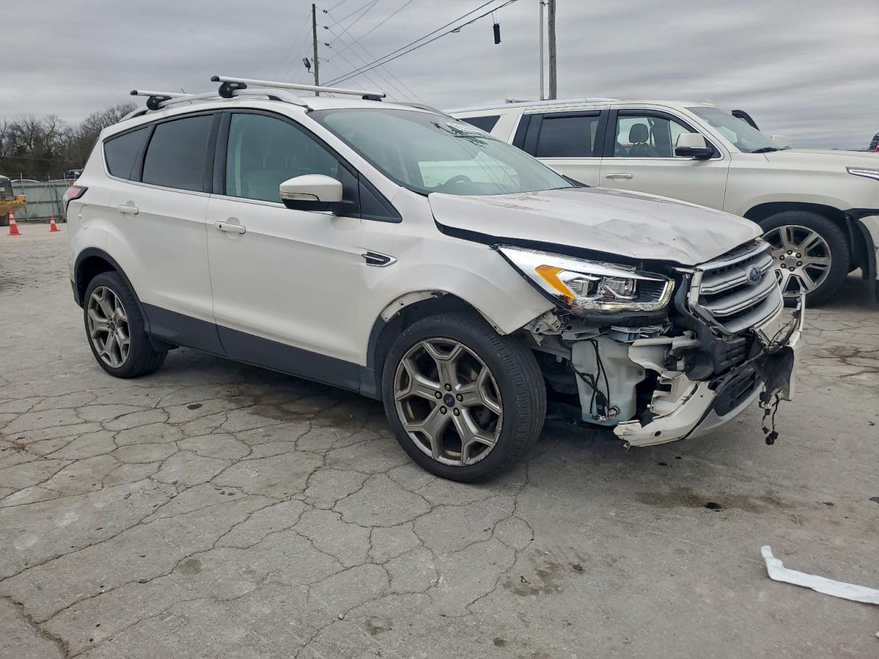 2017 FORD ESCAPE TITANIUM photo 4