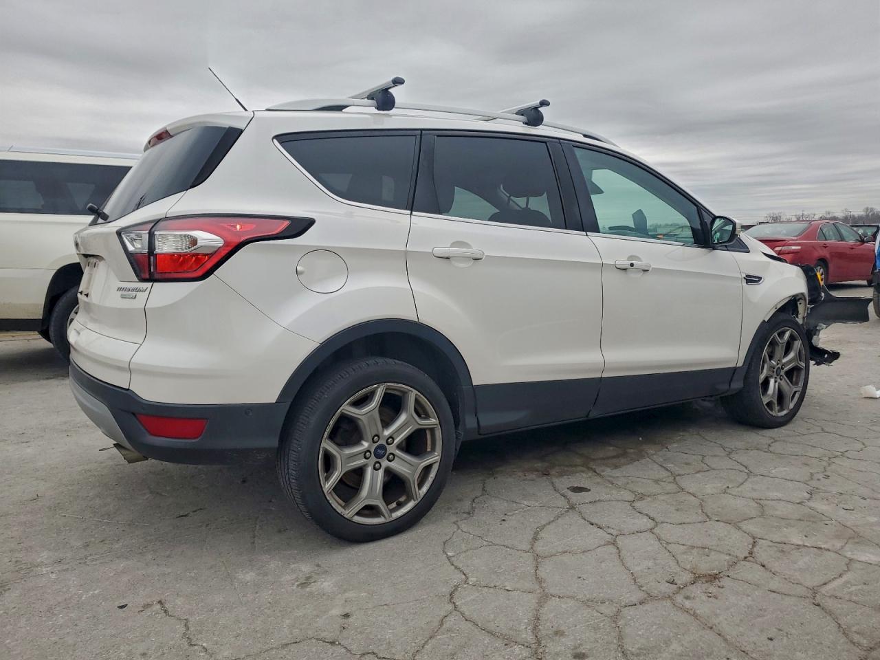 2017 FORD ESCAPE TITANIUM photo 3