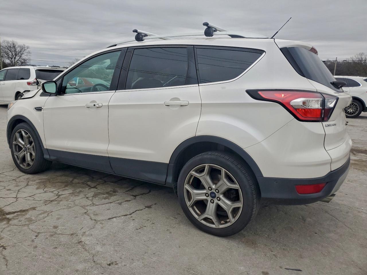2017 FORD ESCAPE TITANIUM photo 2