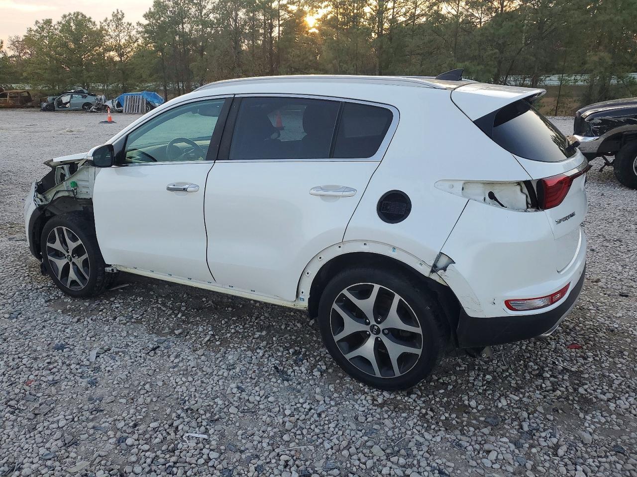 2017 KIA SPORTAGE SX TURBO photo 2