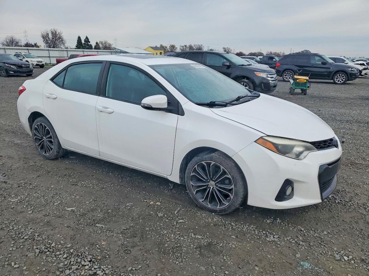 2014 TOYOTA COROLLA L photo 4