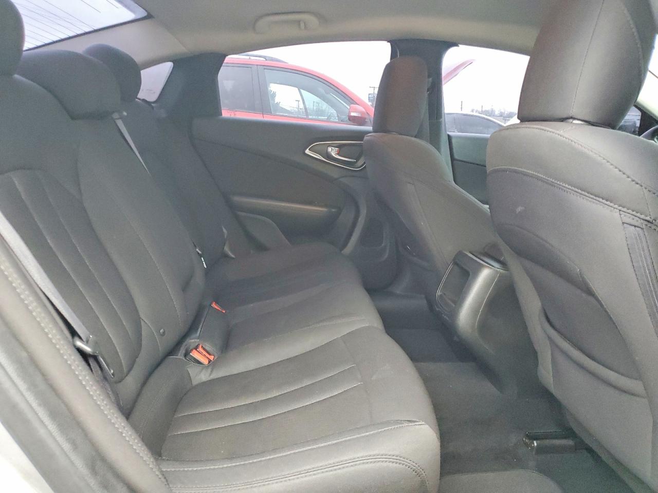 2016 CHRYSLER 200 LX photo 10