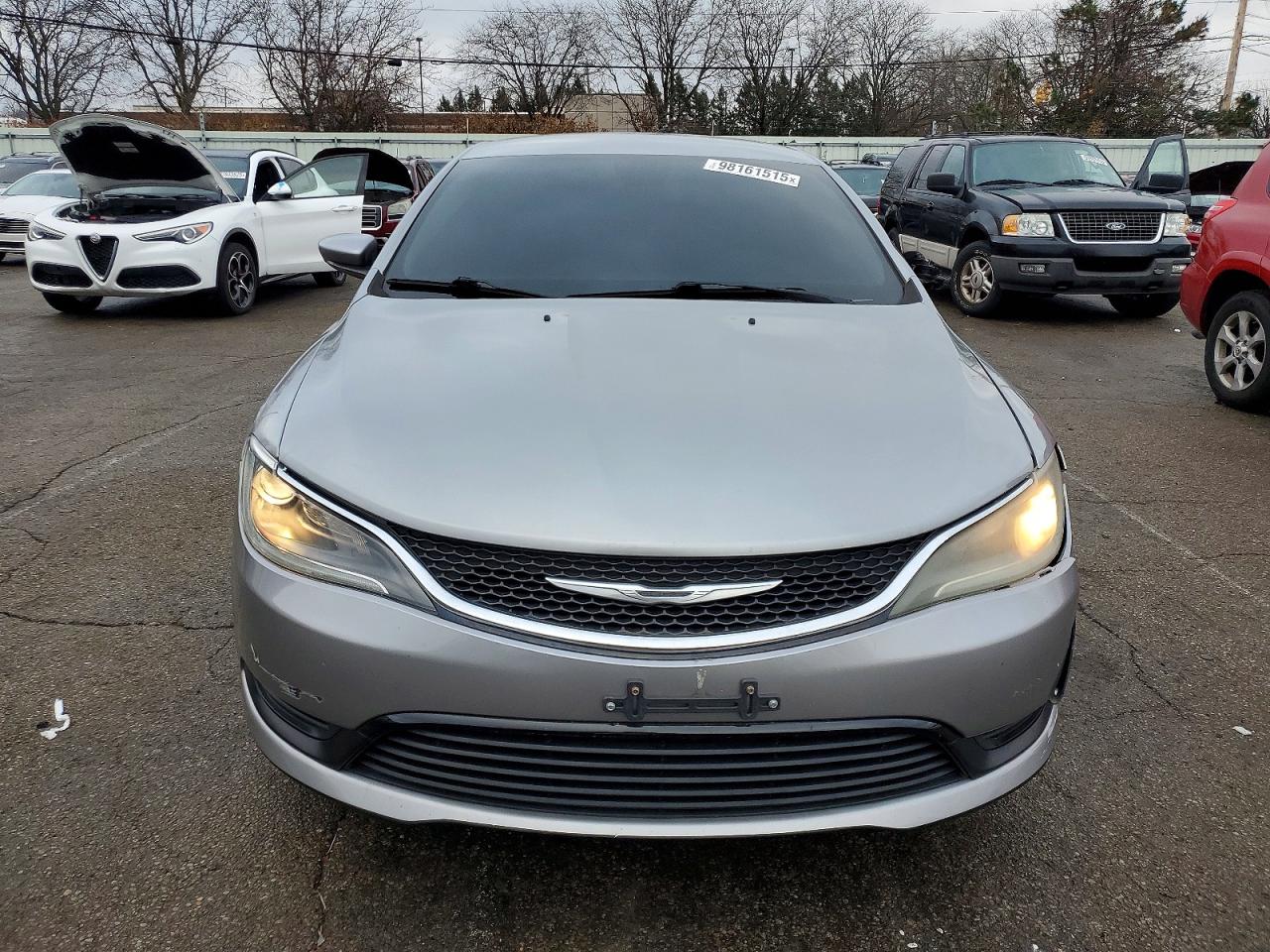 2016 CHRYSLER 200 LX photo 5