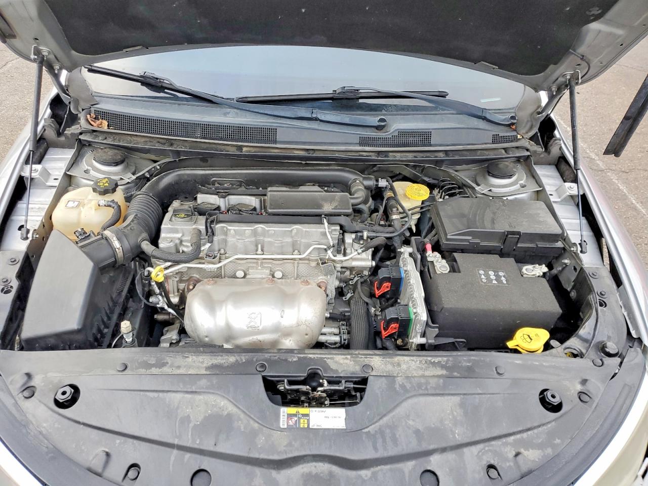 2016 CHRYSLER 200 LX photo 11
