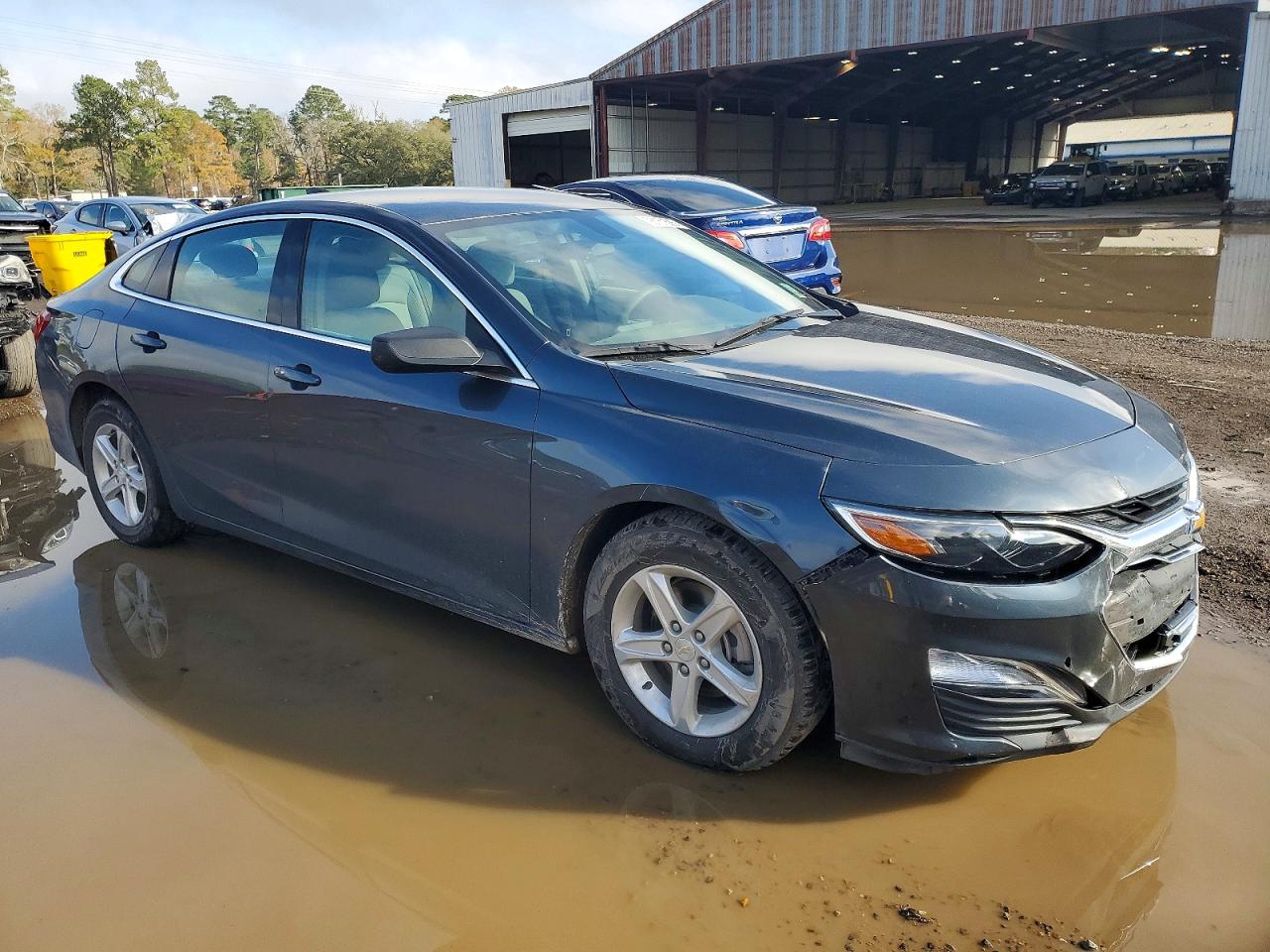 2020 CHEVROLET MALIBU LS photo 4