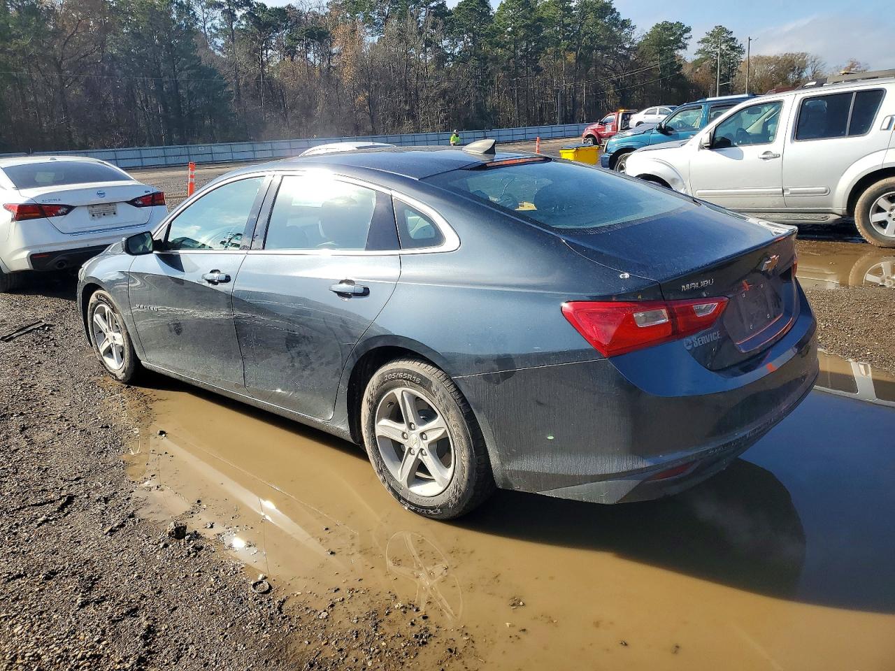2020 CHEVROLET MALIBU LS photo 2