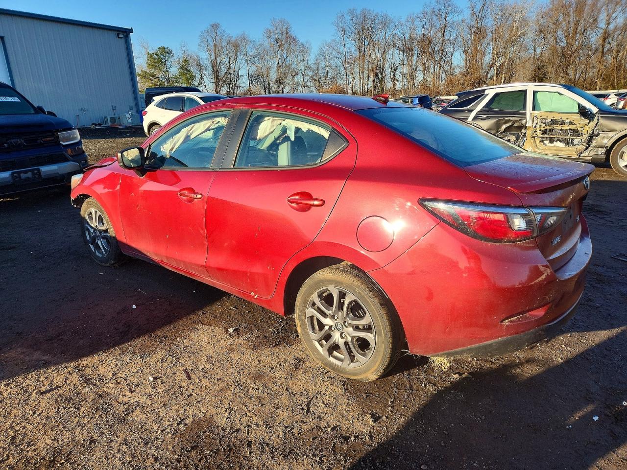 2019 TOYOTA YARIS L photo 2