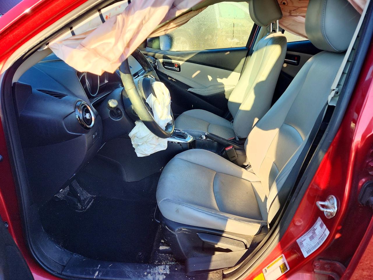 2019 TOYOTA YARIS L photo 7