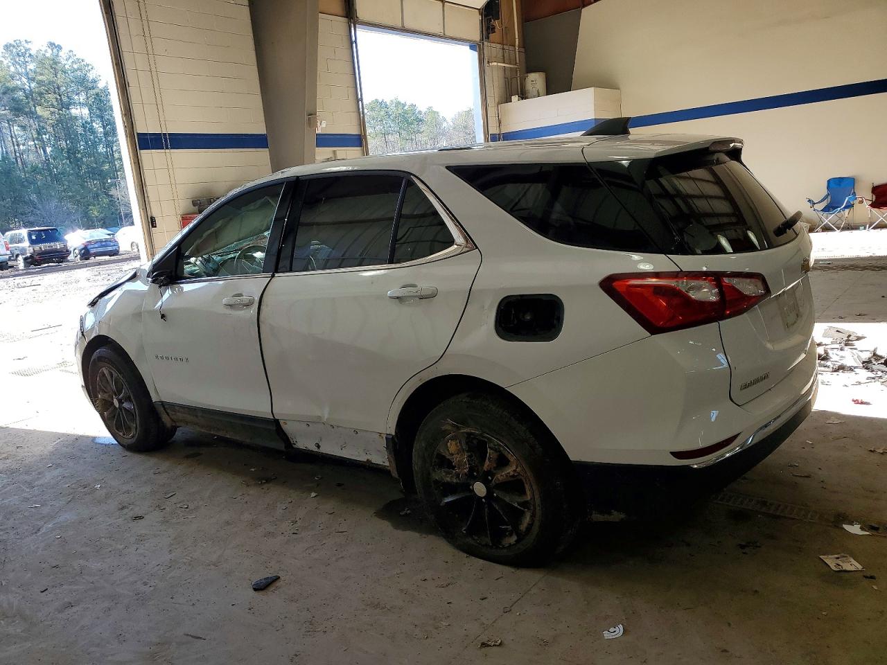 2018 CHEVROLET EQUINOX LT photo 2