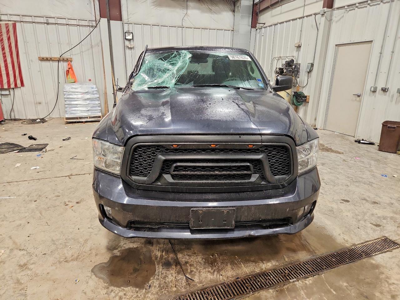 2017 RAM 1500 ST photo 5
