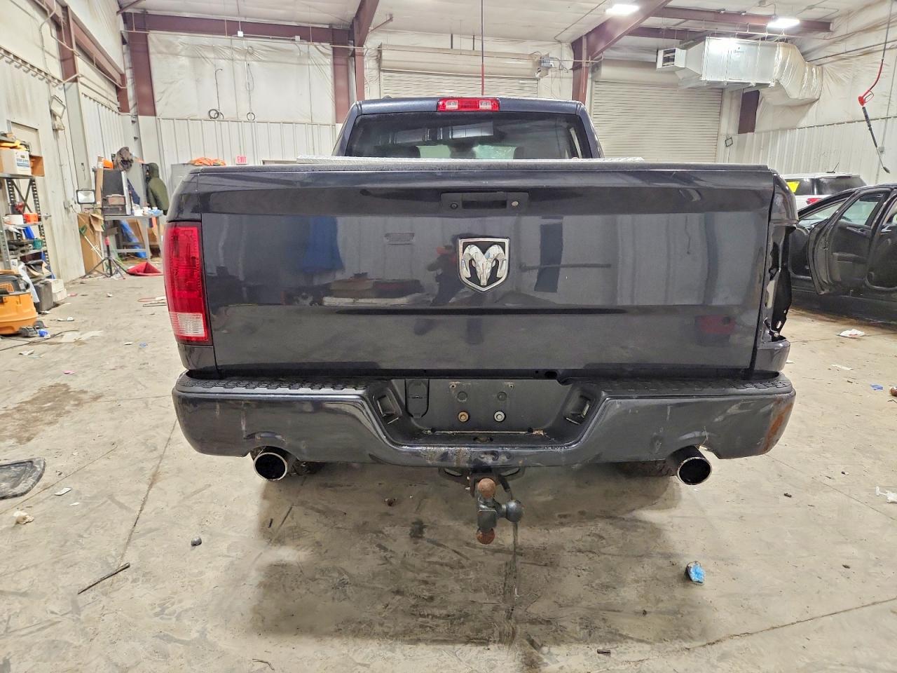 2017 RAM 1500 ST photo 6