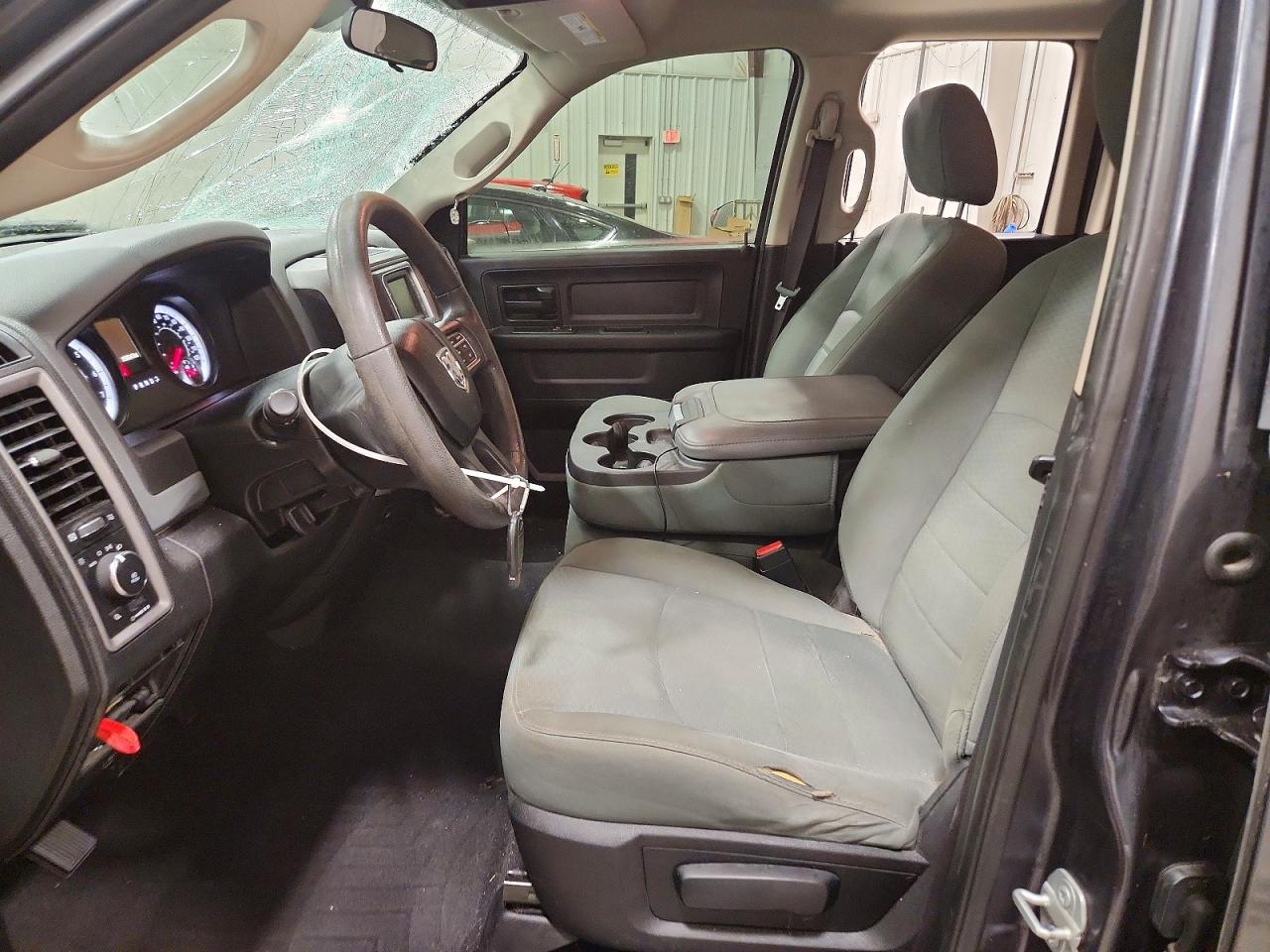 2017 RAM 1500 ST photo 7