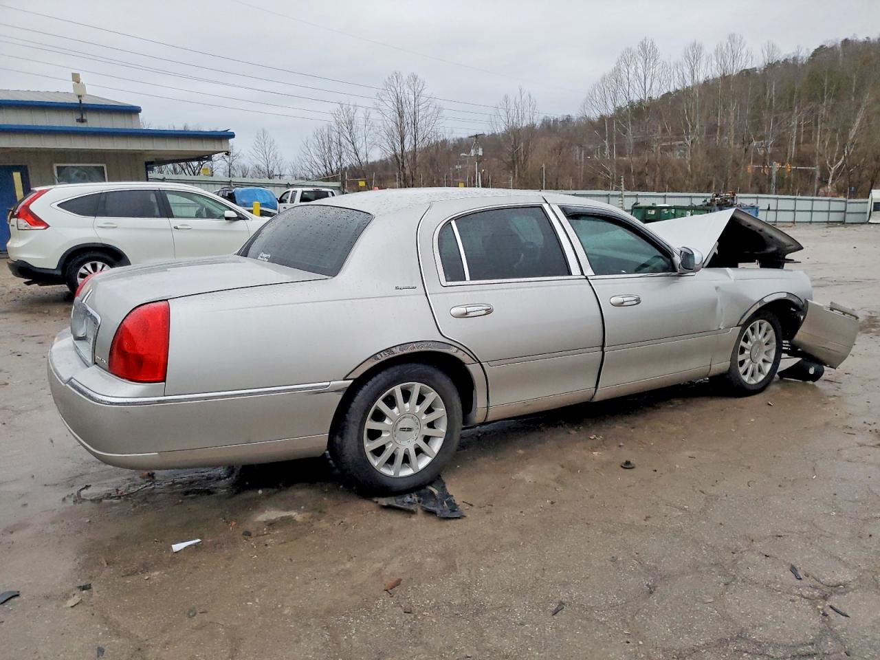 2007 LINCOLN TOWN CAR SIGNATURE photo 3