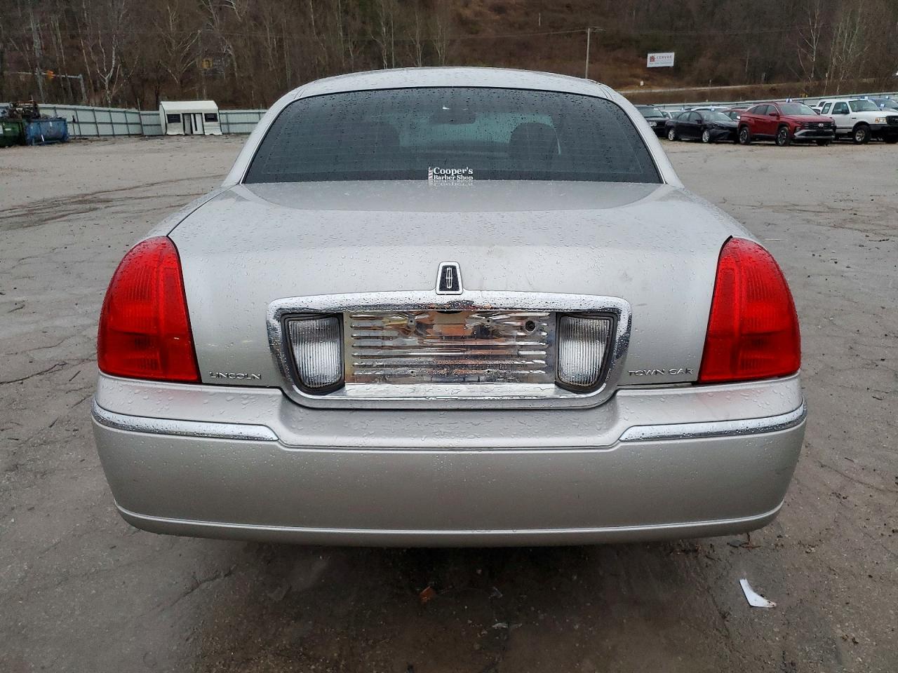 2007 LINCOLN TOWN CAR SIGNATURE photo 6