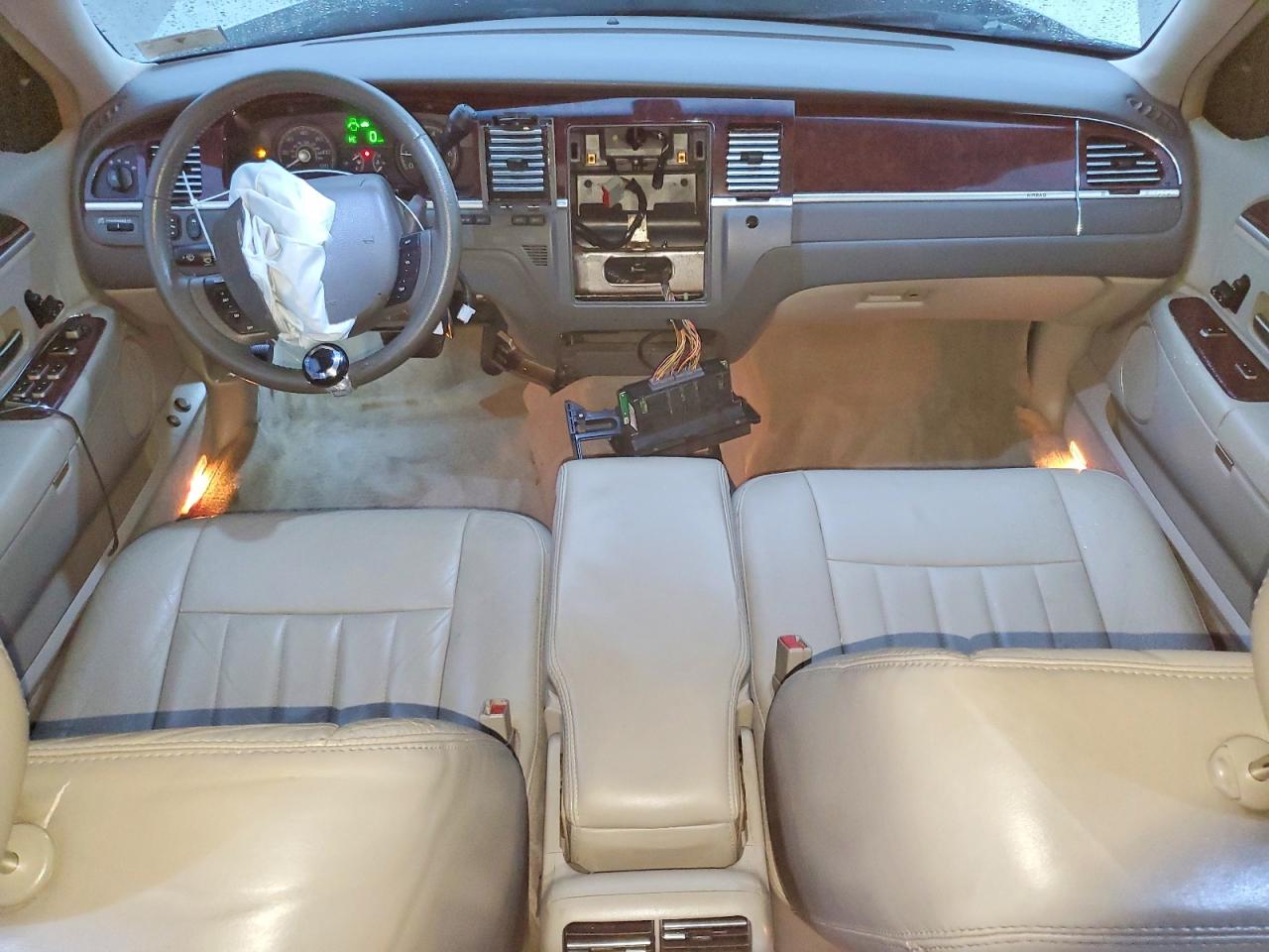 2007 LINCOLN TOWN CAR SIGNATURE photo 8