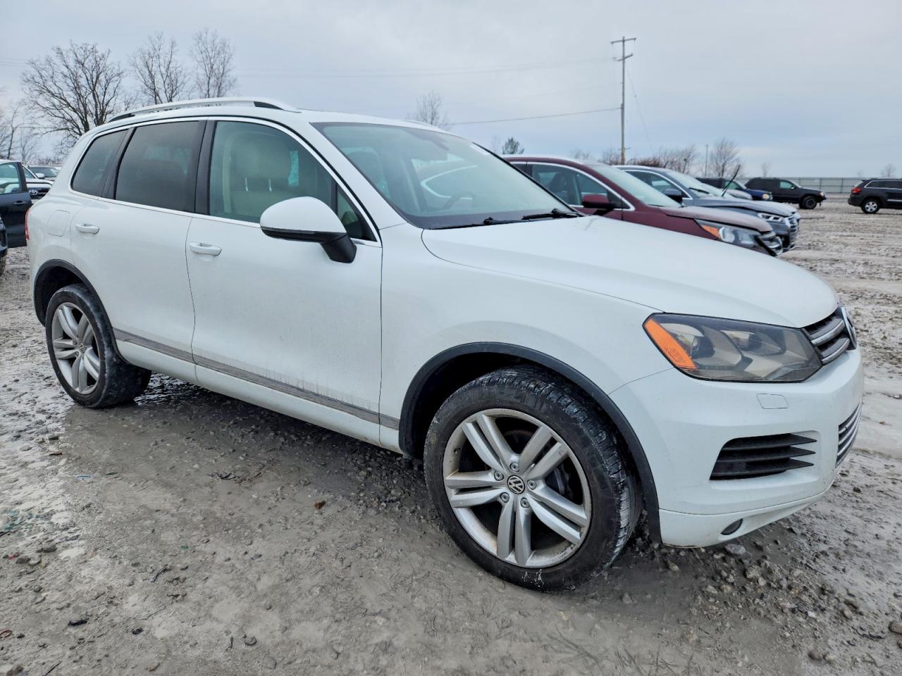 2013 VOLKSWAGEN TOUAREG V6 TDI photo 4