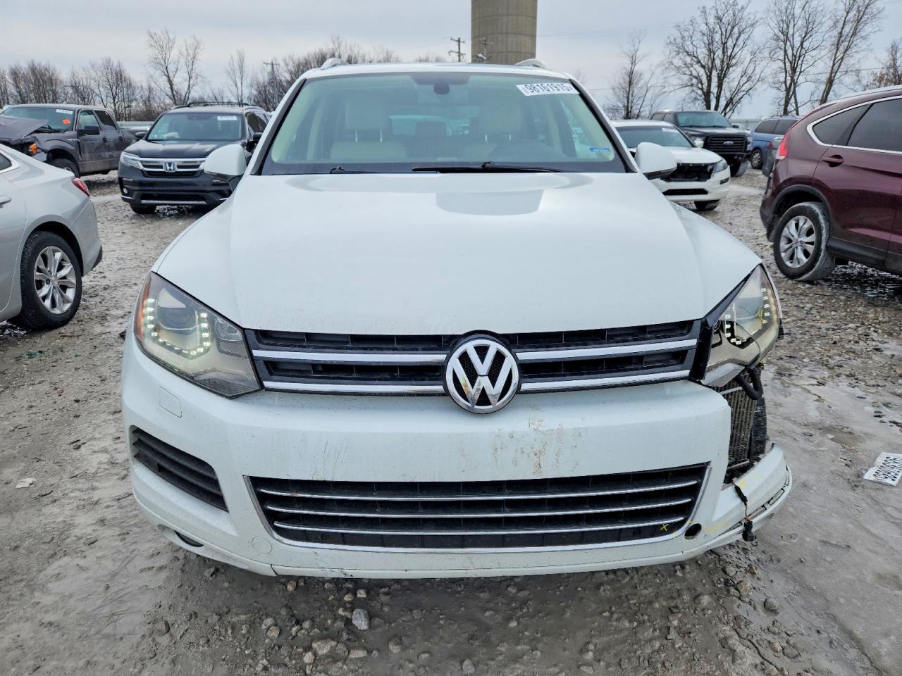 2013 VOLKSWAGEN TOUAREG V6 TDI photo 5