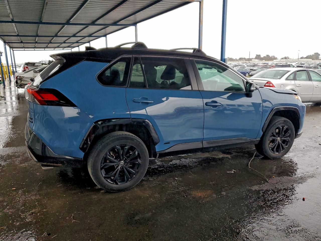 2022 TOYOTA RAV4 XSE photo 3