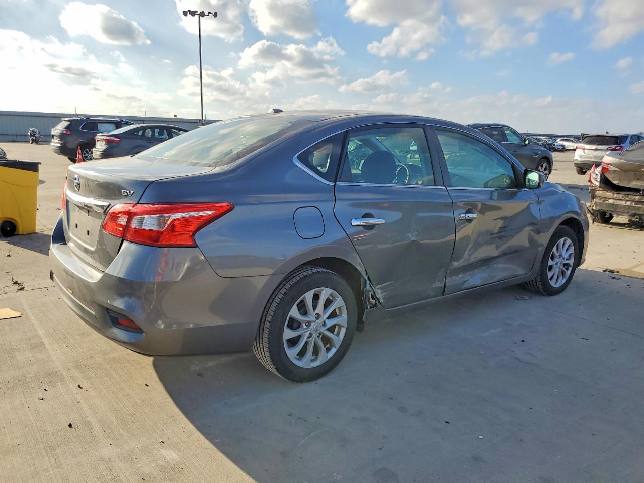 2019 NISSAN SENTRA S photo 3