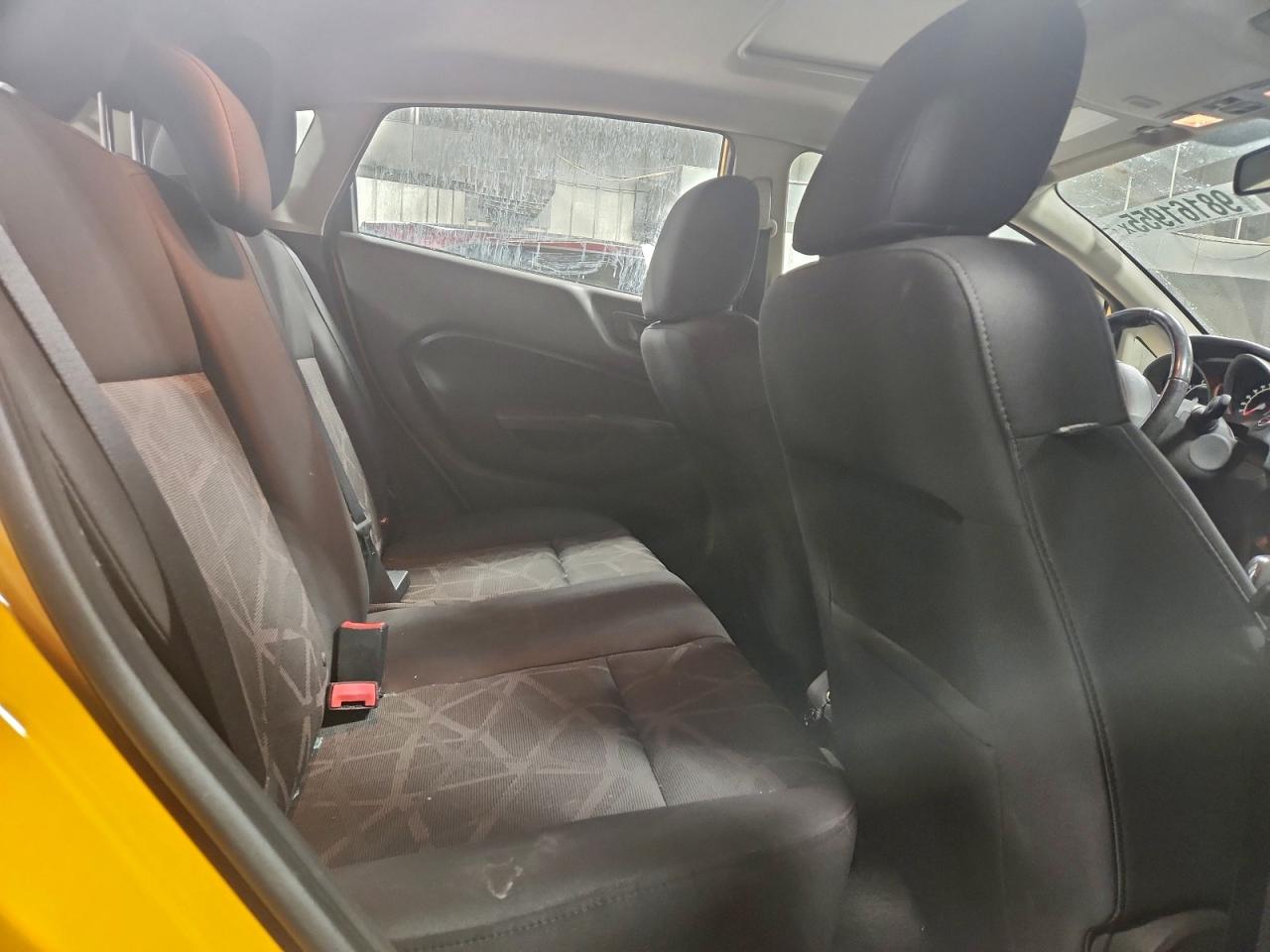 2011 FORD FIESTA SES photo 11