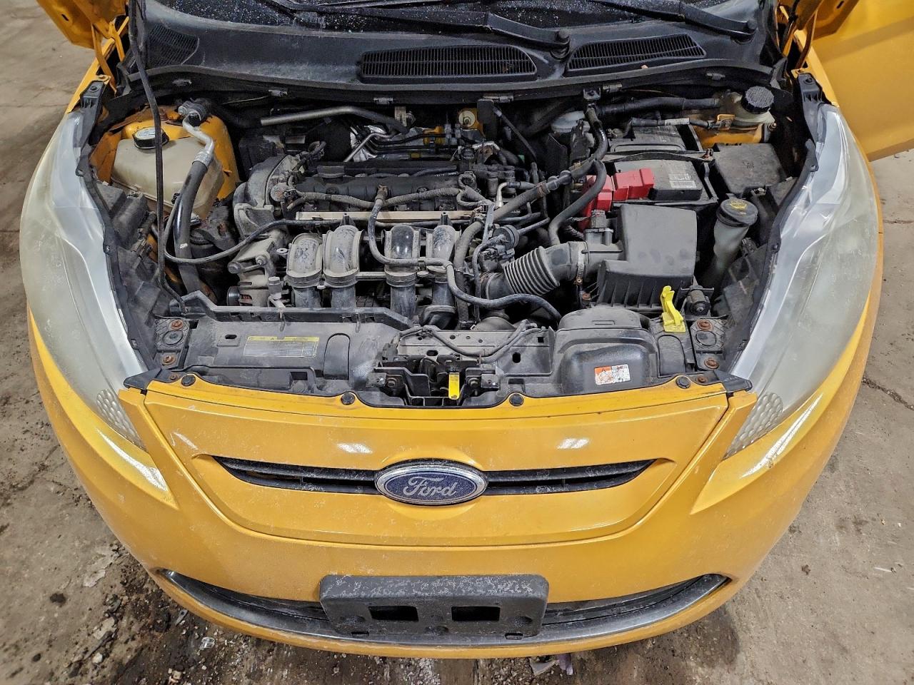 2011 FORD FIESTA SES photo 12