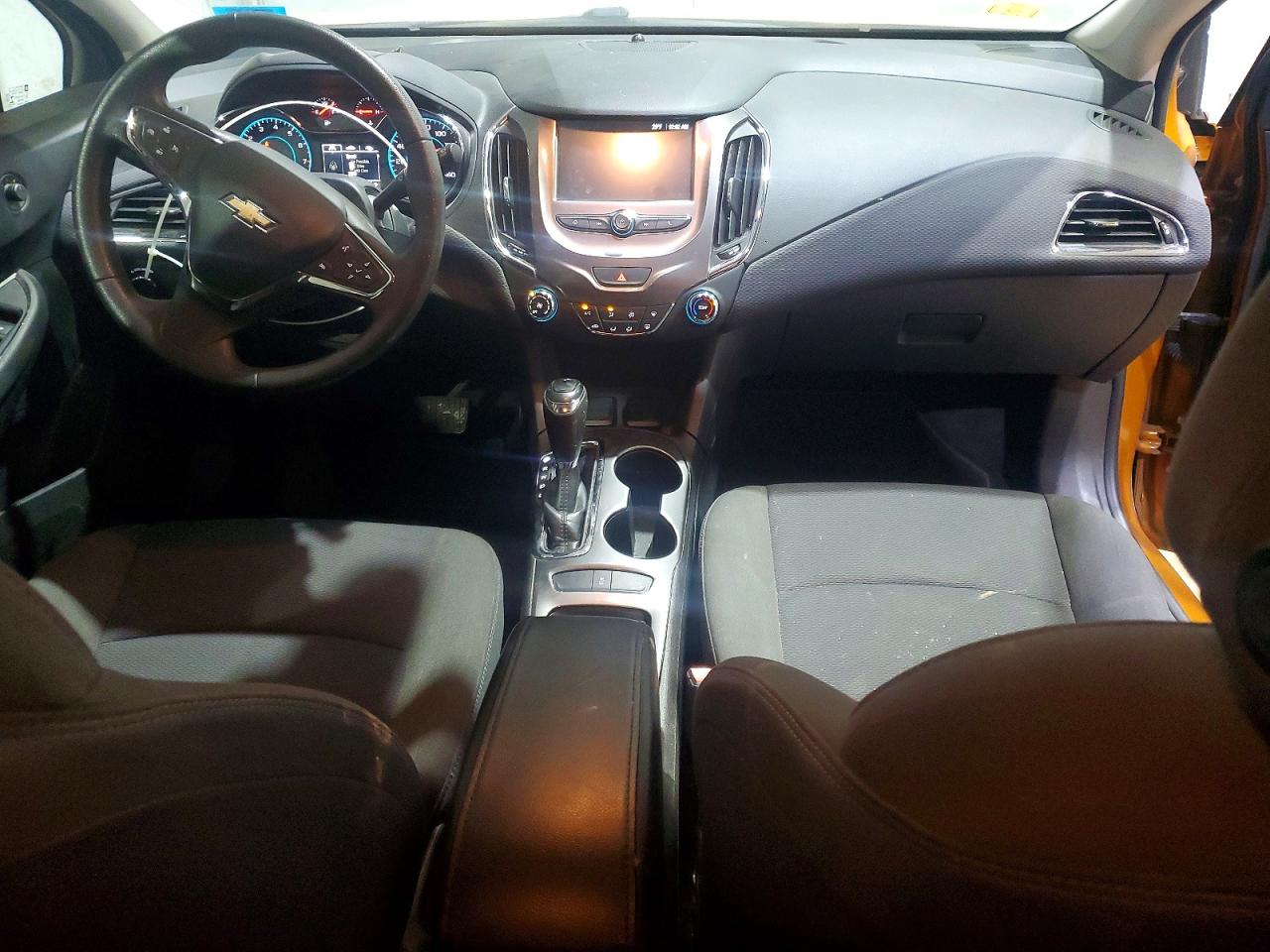 2017 CHEVROLET CRUZE LT photo 8