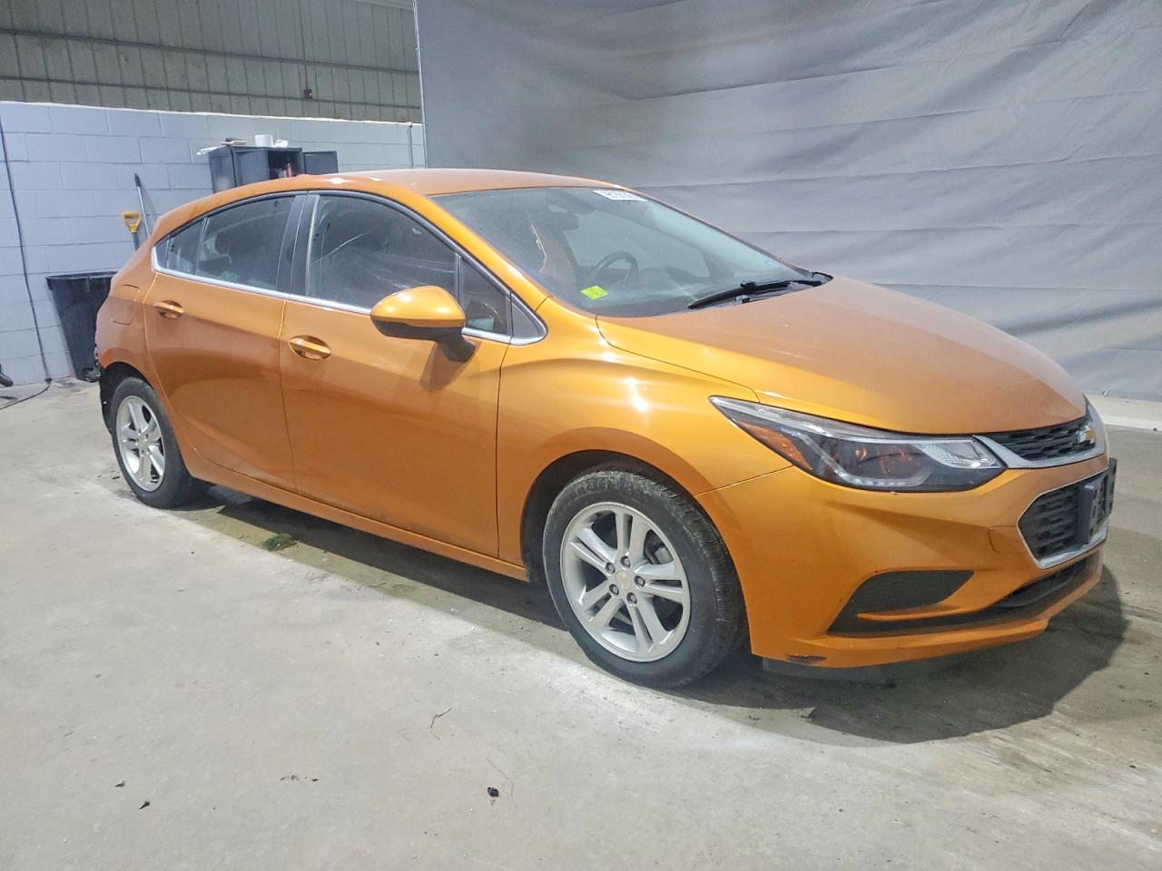 2017 CHEVROLET CRUZE LT photo 4