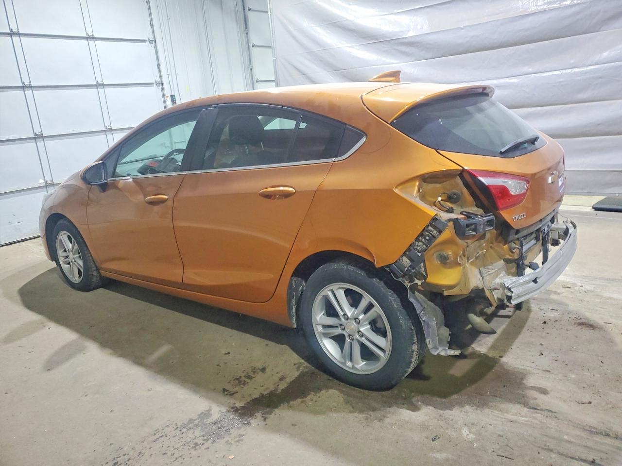 2017 CHEVROLET CRUZE LT photo 2