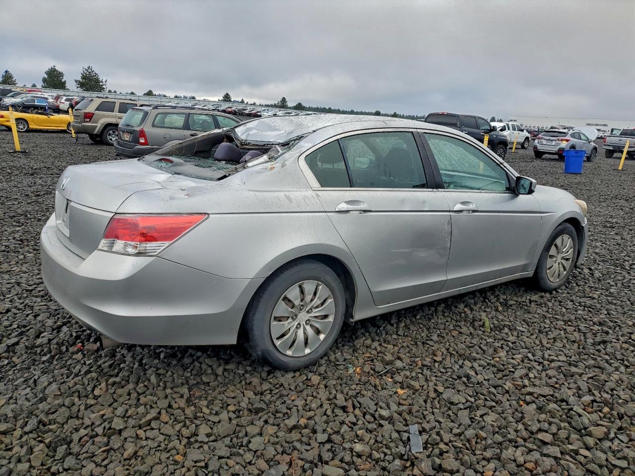 2010 HONDA ACCORD LX photo 3