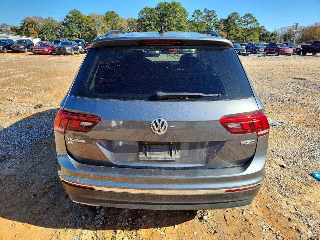 2021 VOLKSWAGEN TIGUAN SE photo 6