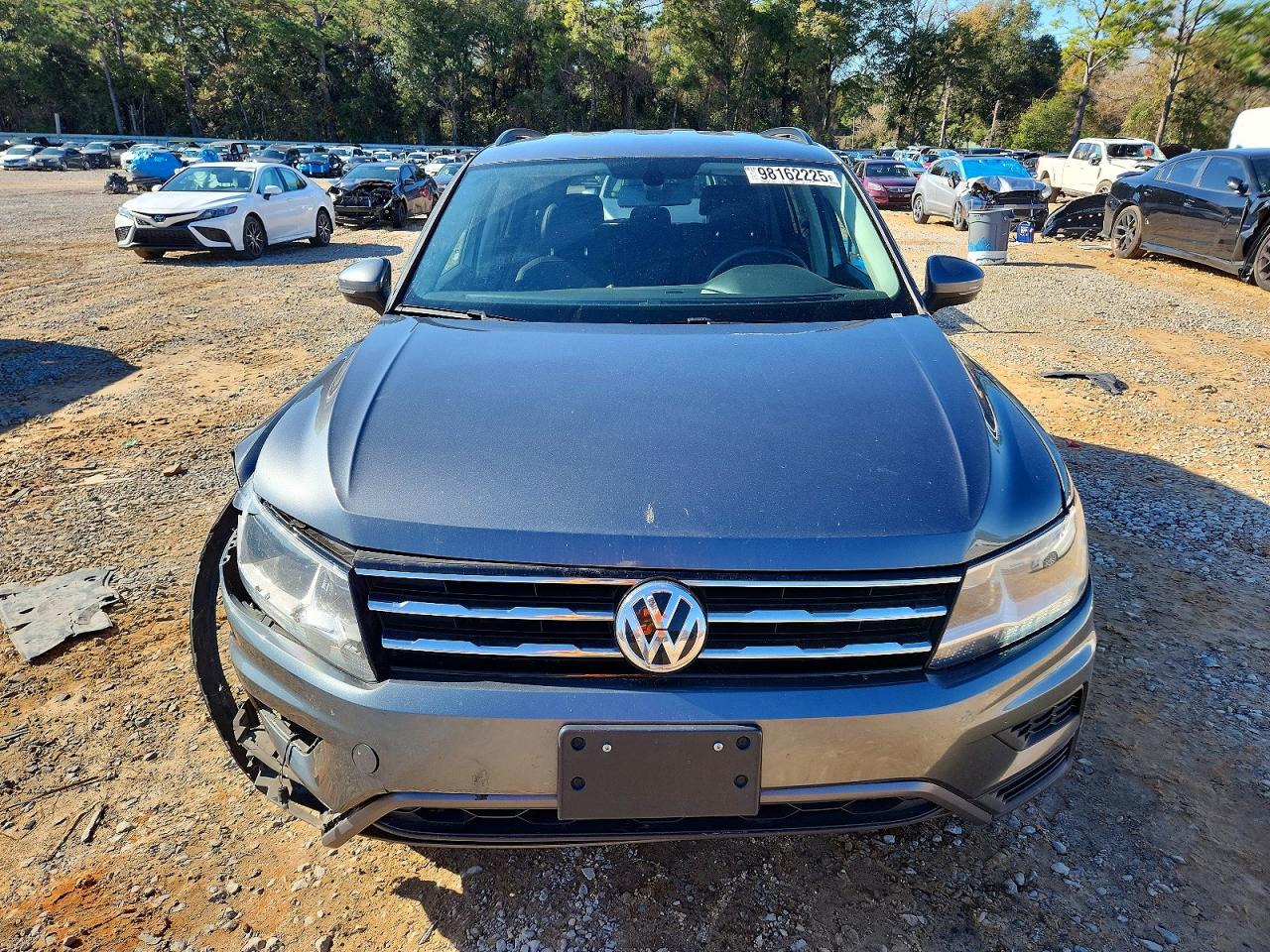 2021 VOLKSWAGEN TIGUAN SE photo 5