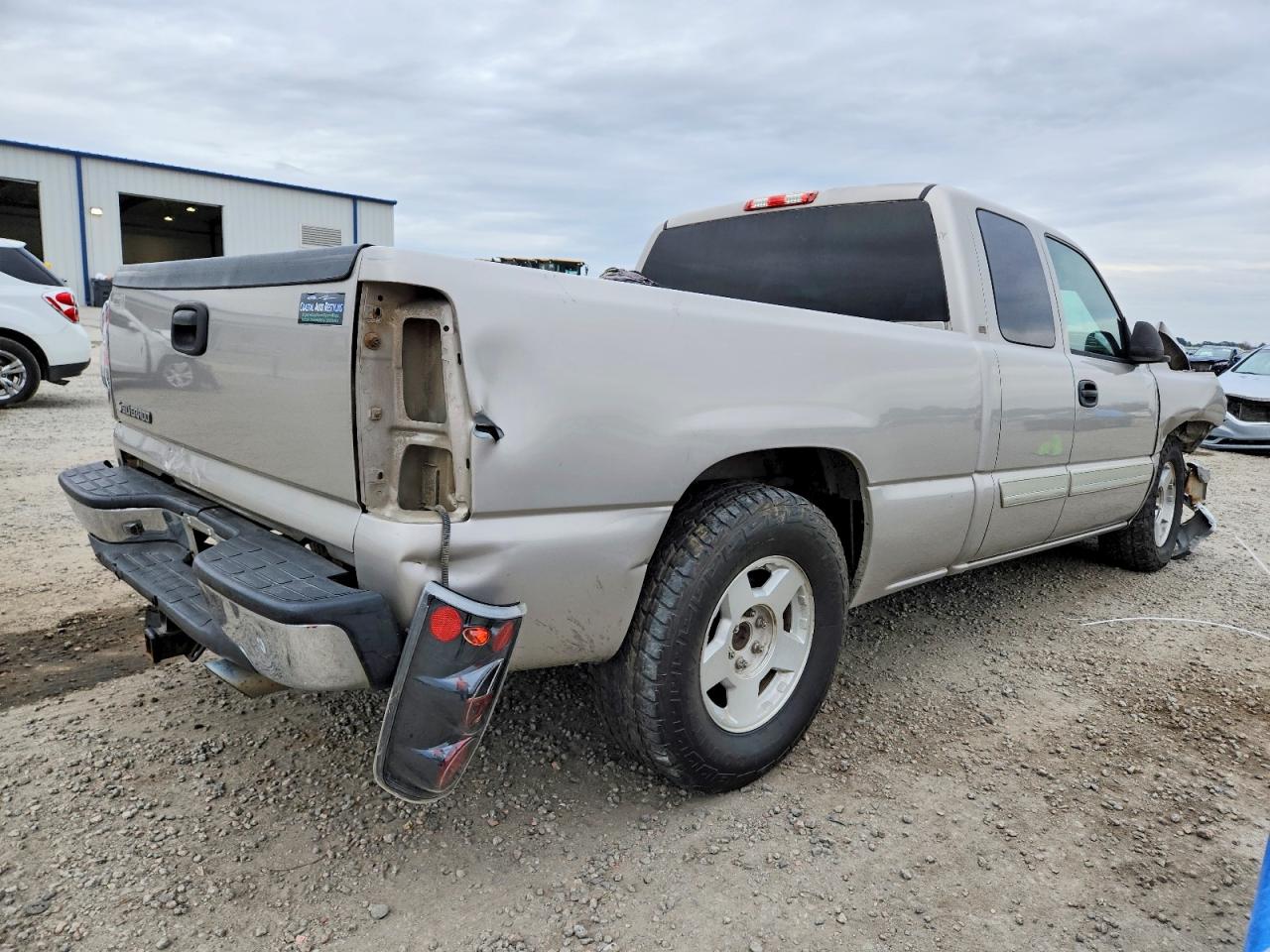 2006 CHEVROLET SILVERADO C1500 photo 3