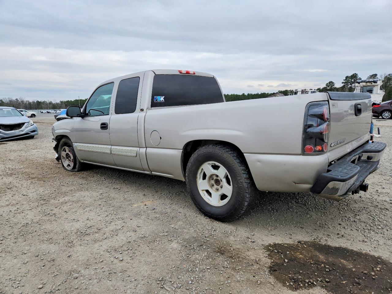2006 CHEVROLET SILVERADO C1500 photo 2