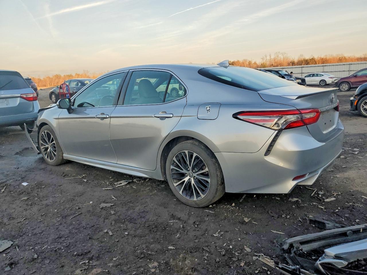 2019 TOYOTA CAMRY L photo 3