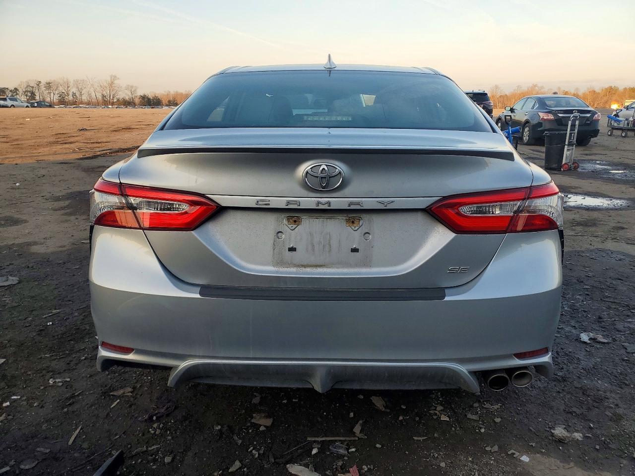 2019 TOYOTA CAMRY L photo 11