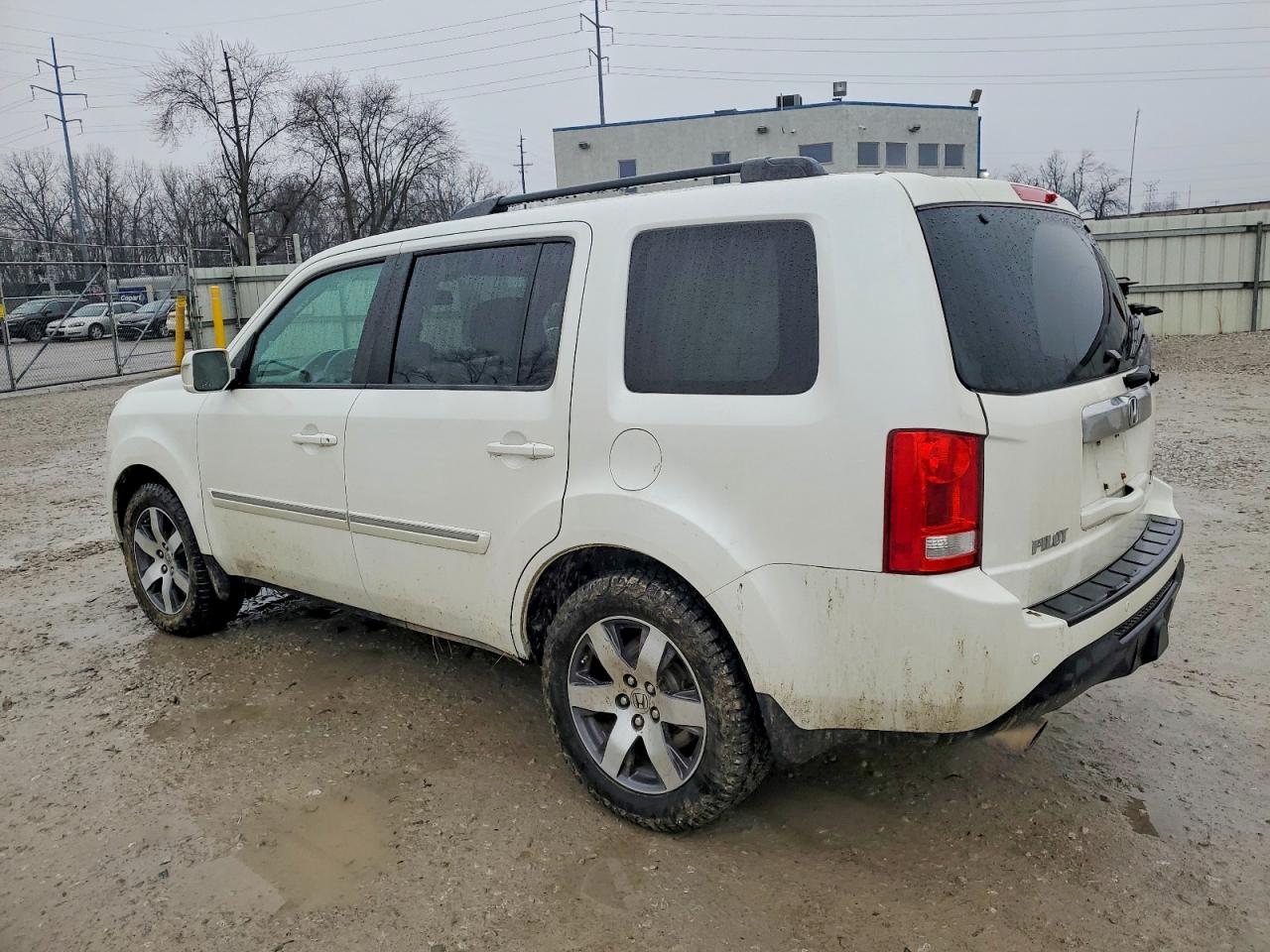 2013 HONDA PILOT TOURING photo 2