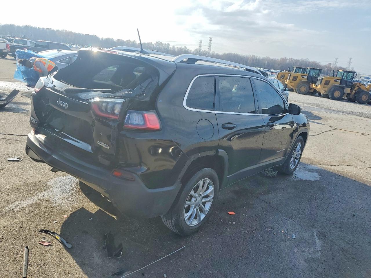 2019 JEEP CHEROKEE LATITUDE photo 3