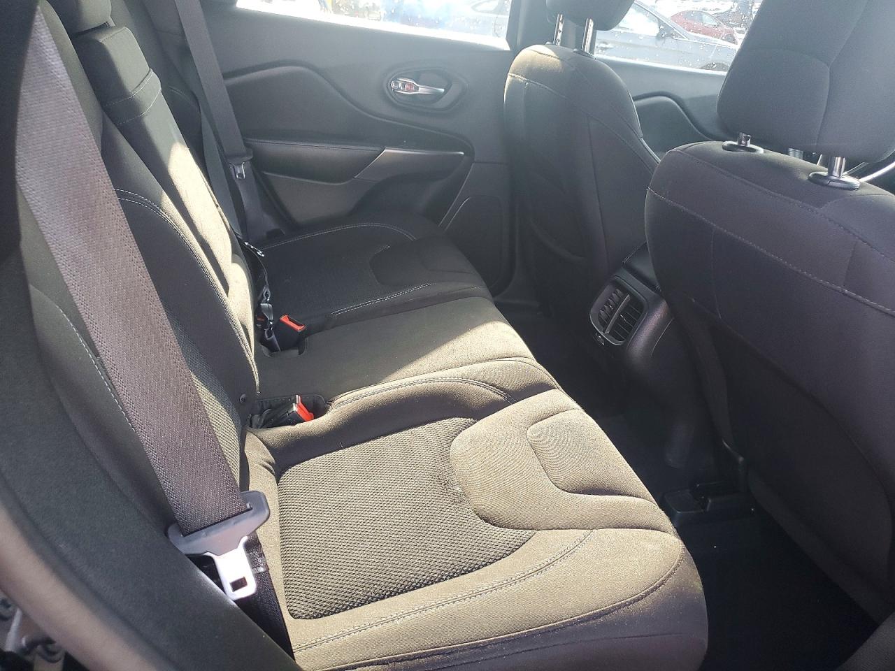 2019 JEEP CHEROKEE LATITUDE photo 11
