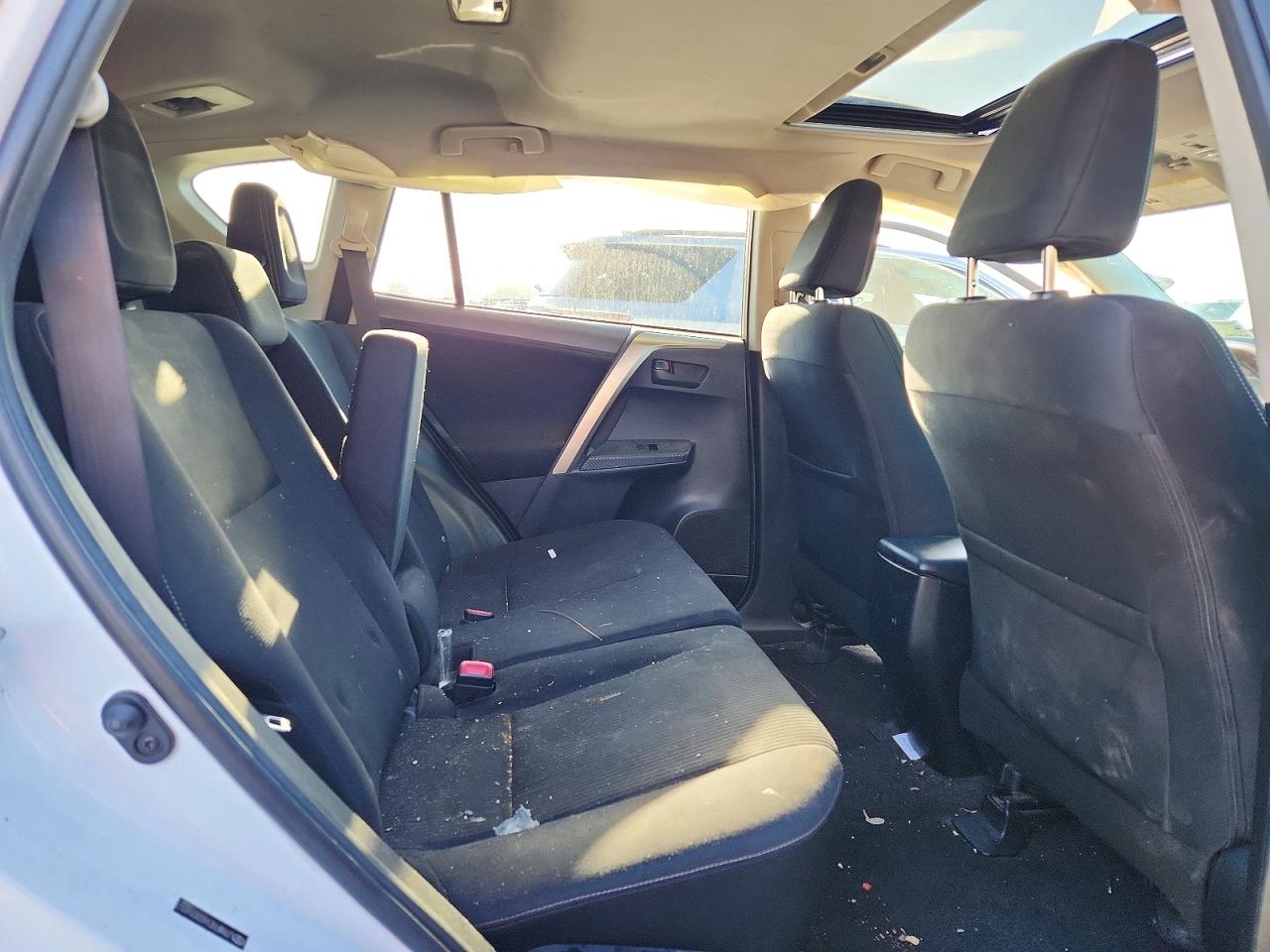 2013 TOYOTA RAV4 XLE photo 11