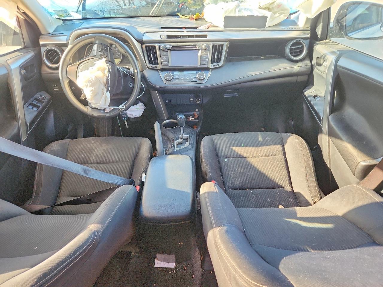2013 TOYOTA RAV4 XLE photo 8