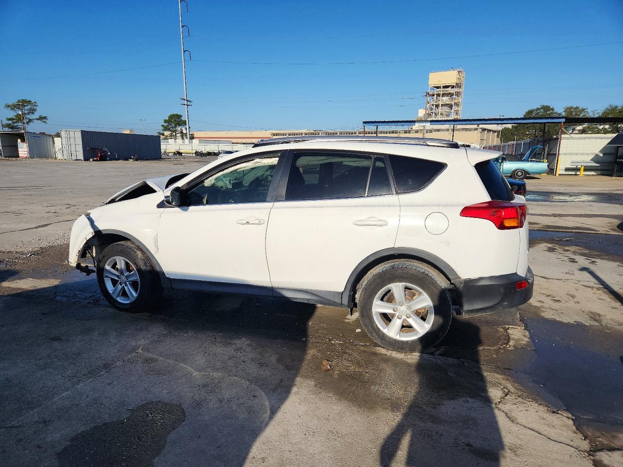 2013 TOYOTA RAV4 XLE photo 2