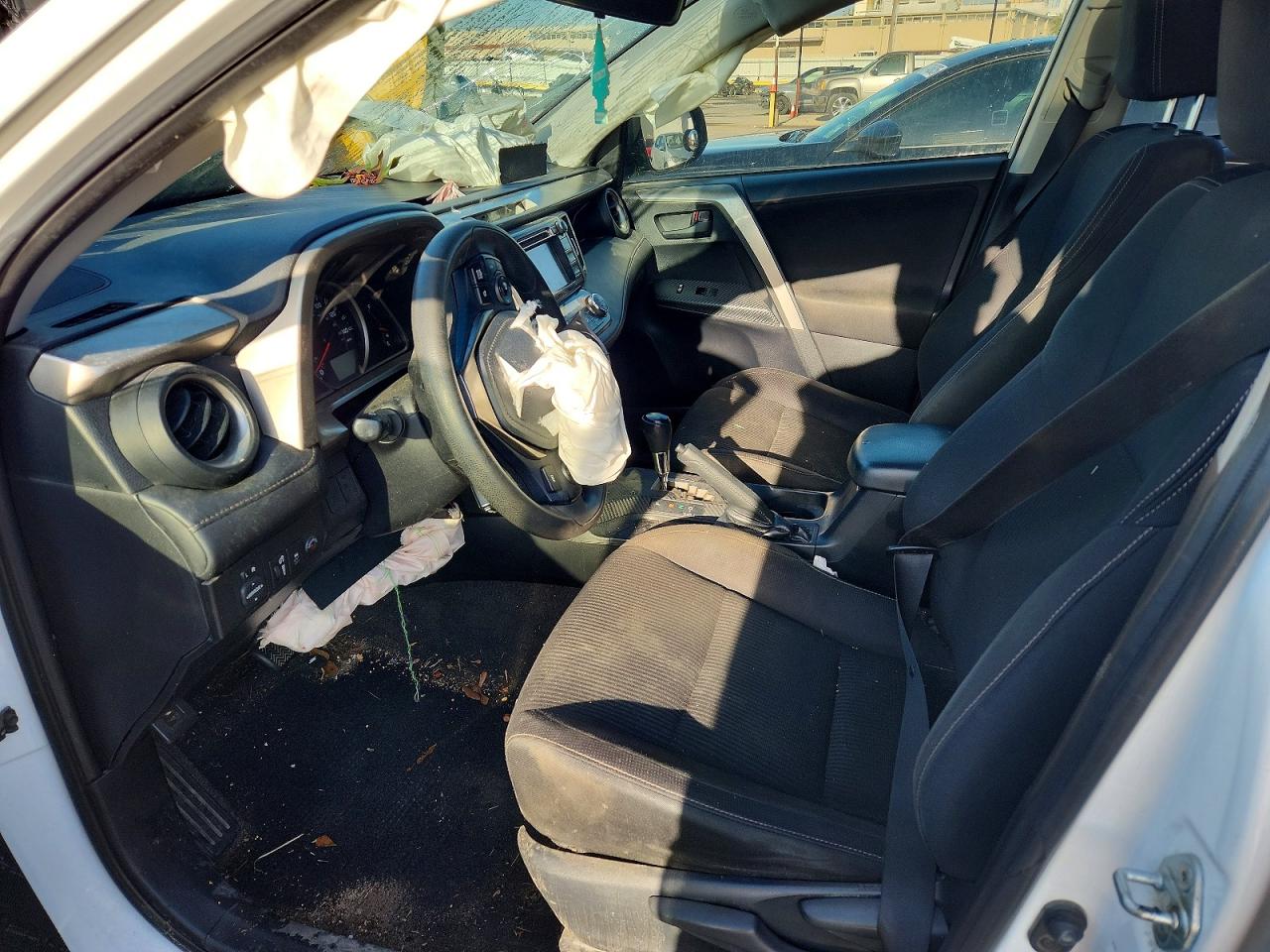 2013 TOYOTA RAV4 XLE photo 7