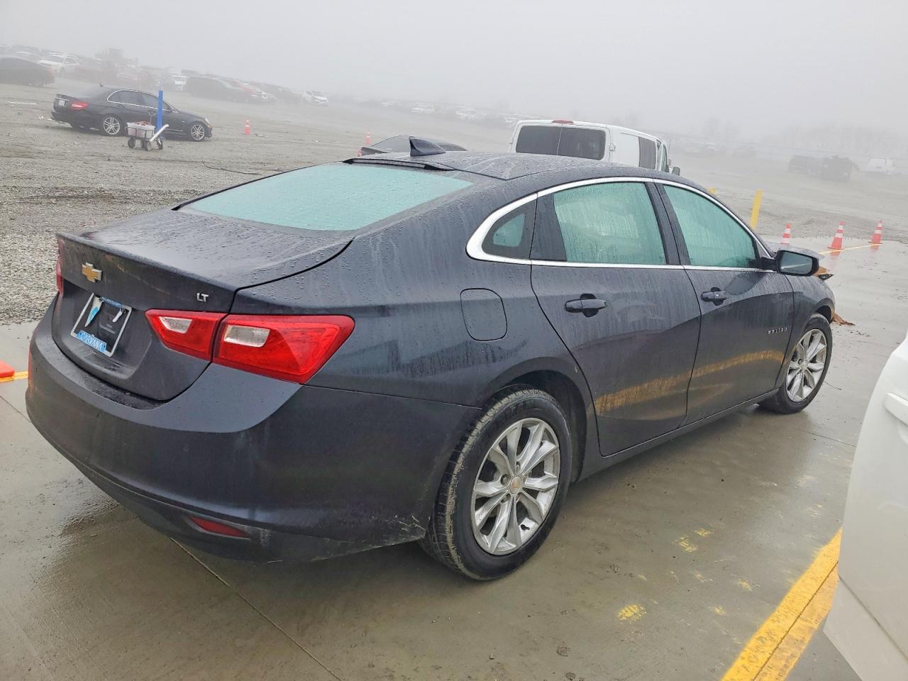 2023 CHEVROLET MALIBU LT photo 3