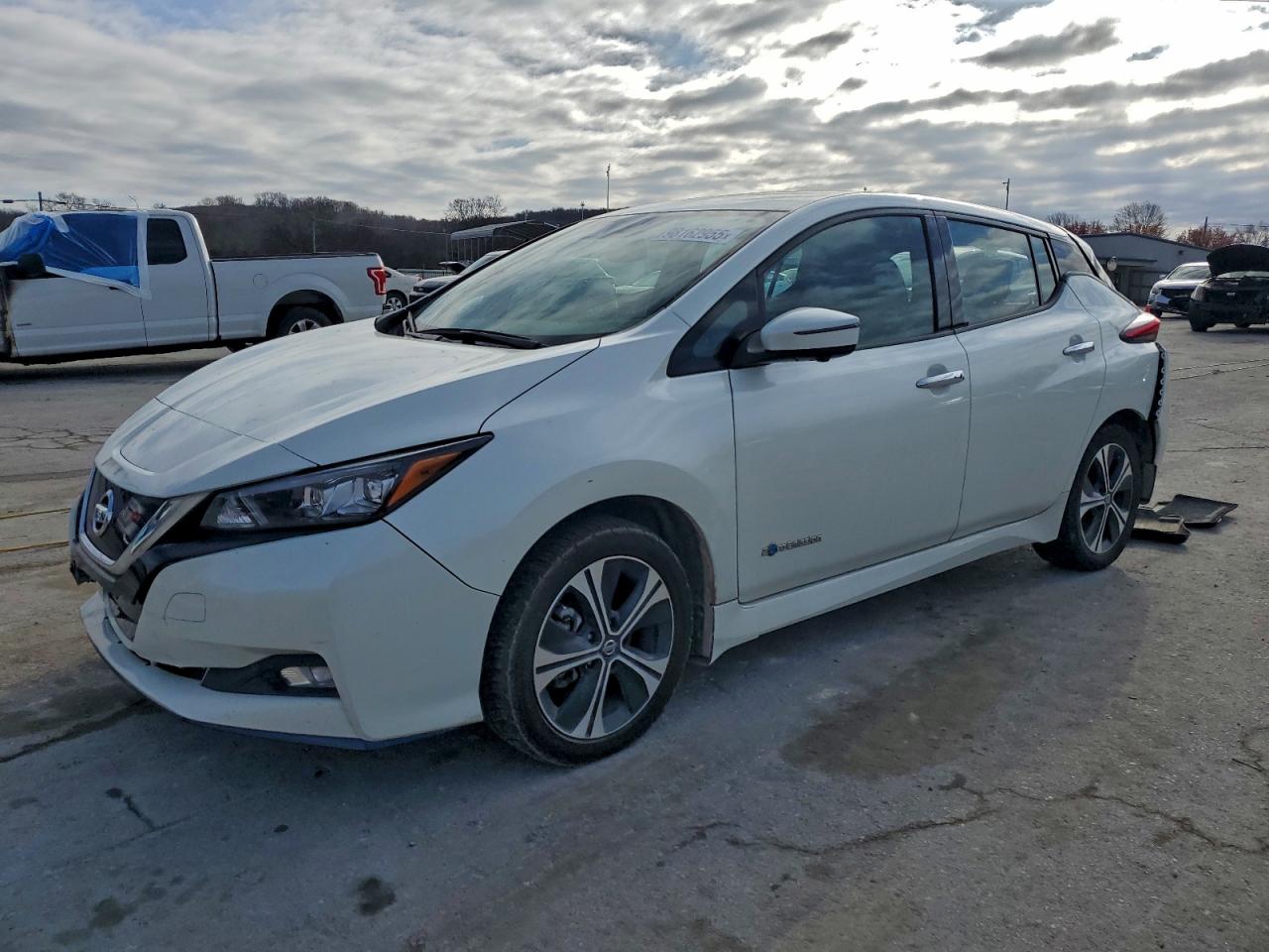2019 NISSAN LEAF