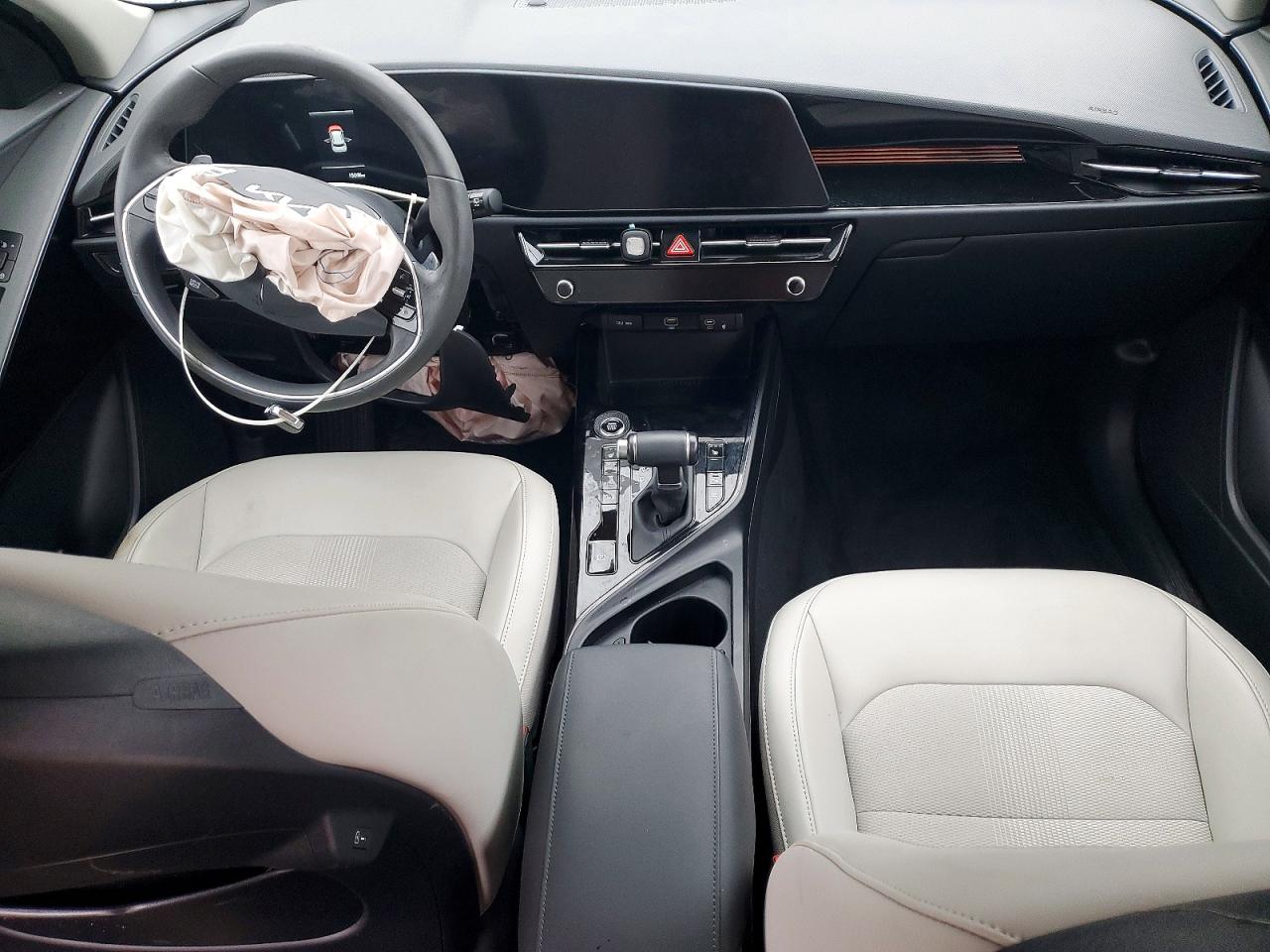 2025 KIA NIRO EX photo 8