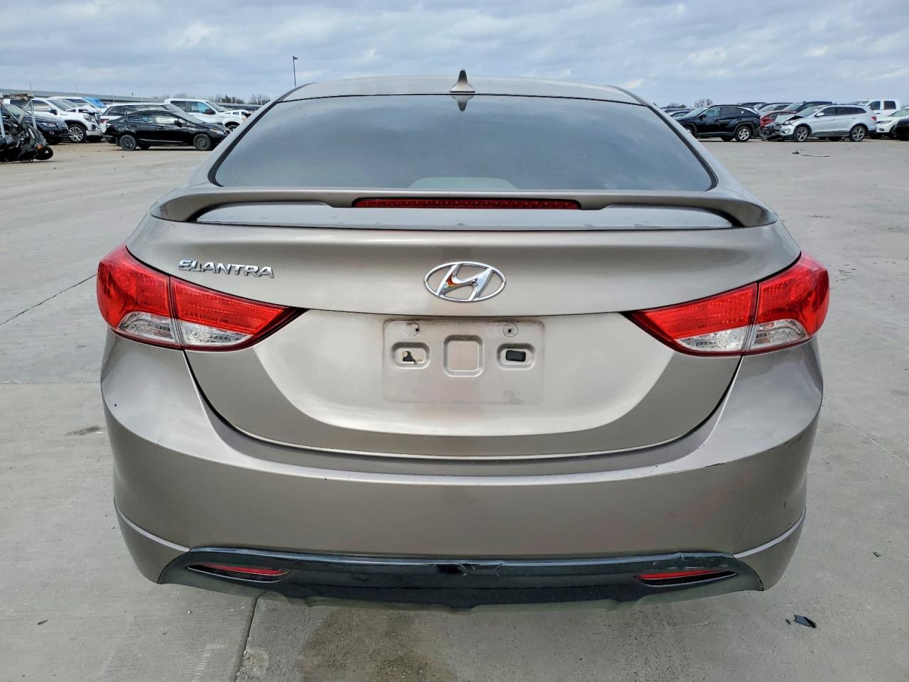 2013 HYUNDAI ELANTRA GLS photo 16