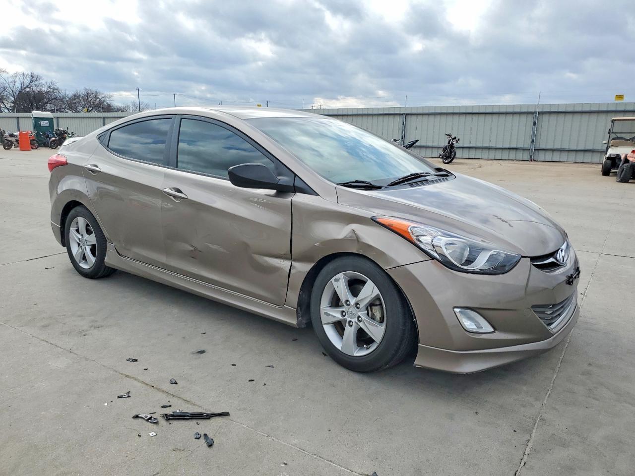 2013 HYUNDAI ELANTRA GLS photo 10