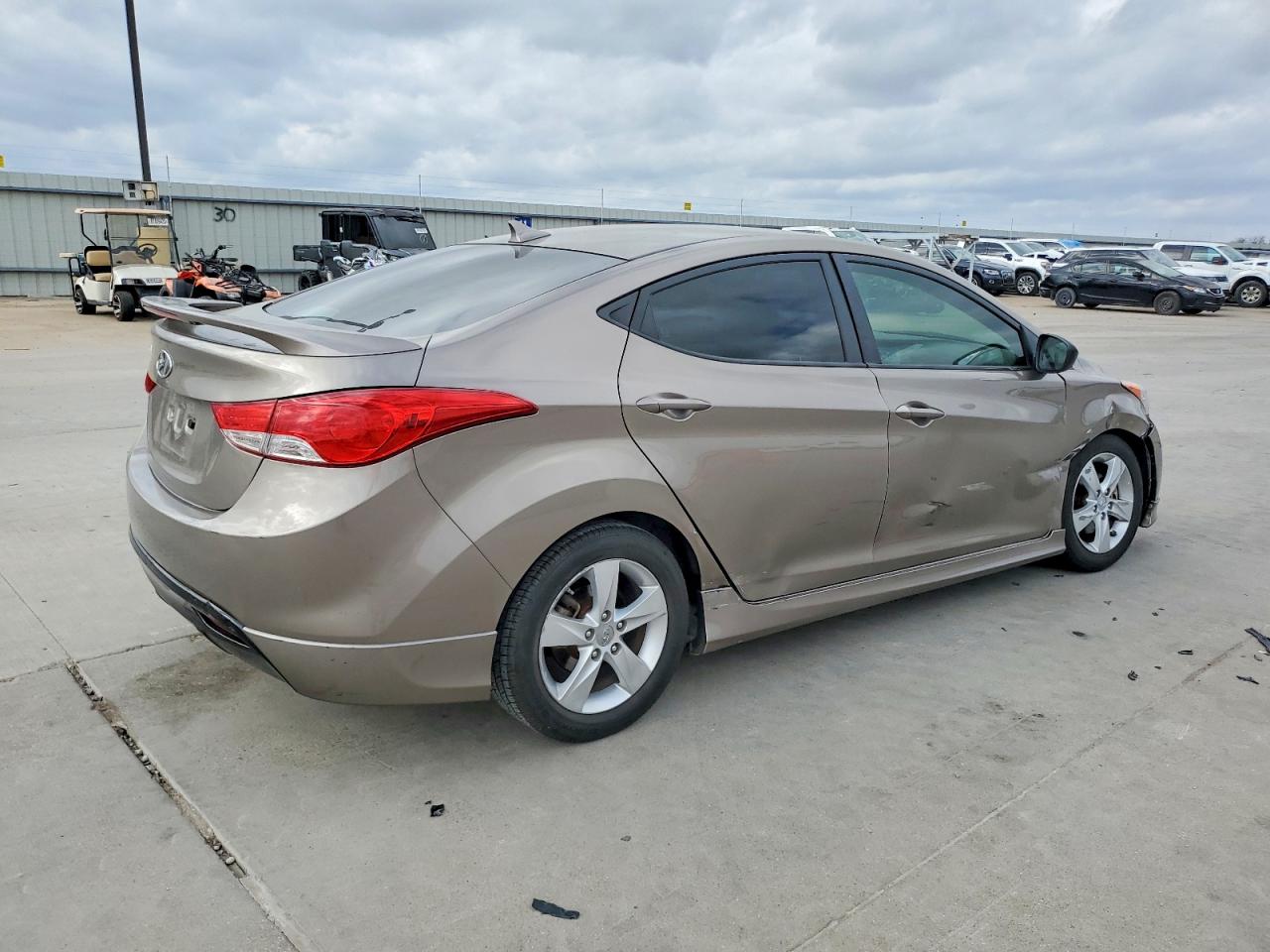 2013 HYUNDAI ELANTRA GLS photo 7