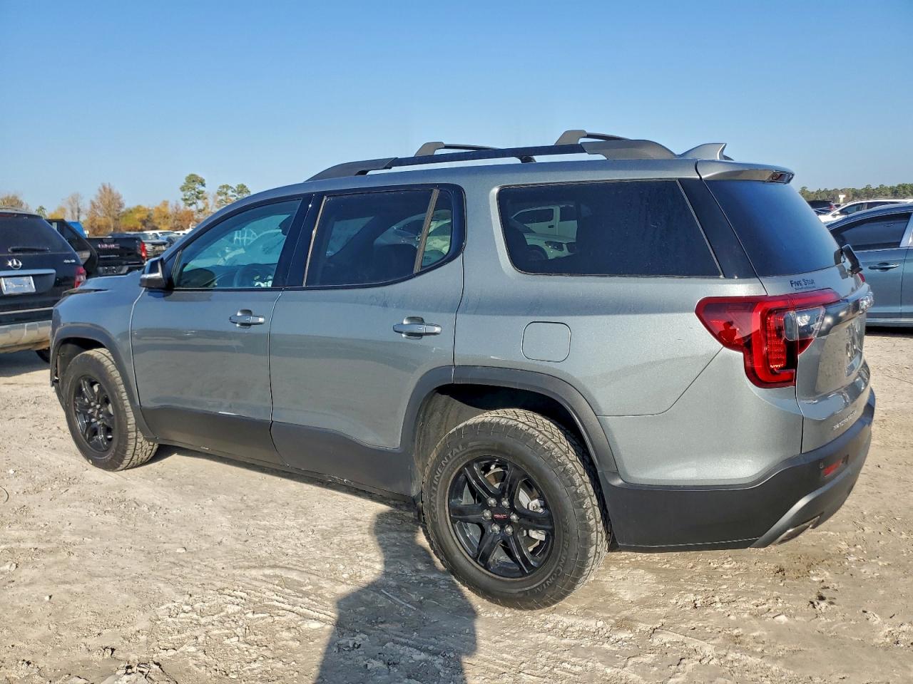 2023 GMC ACADIA AT4 photo 2