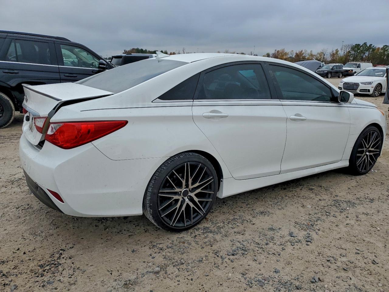 2014 HYUNDAI SONATA GLS photo 3